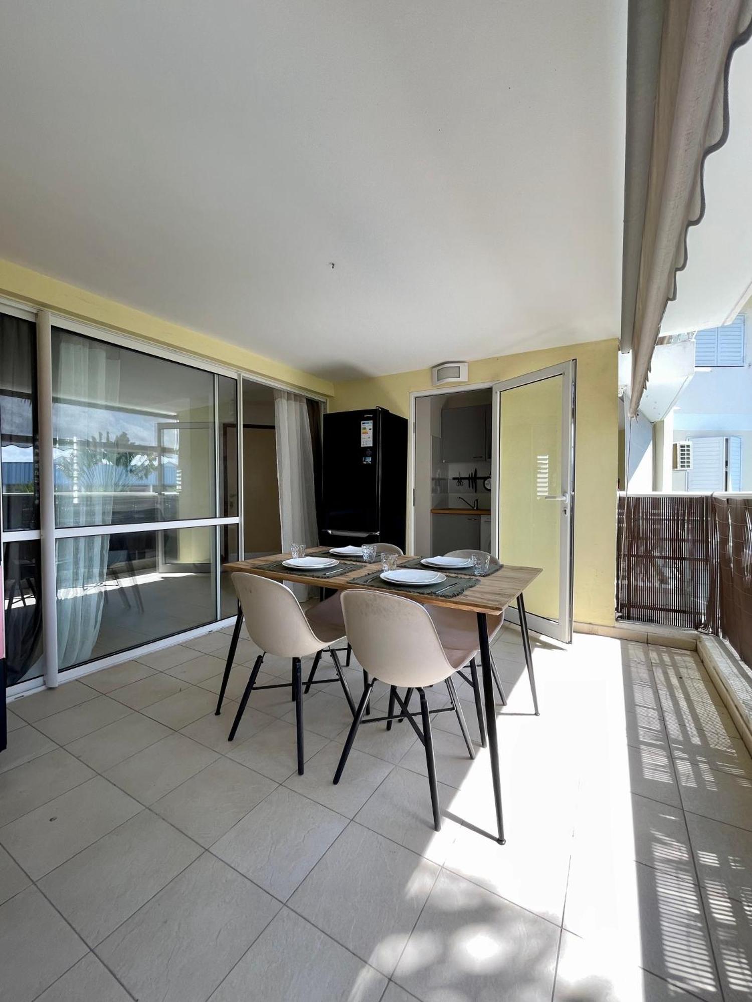 Appartement Cosy En Ville Baie-Mahault Luaran gambar